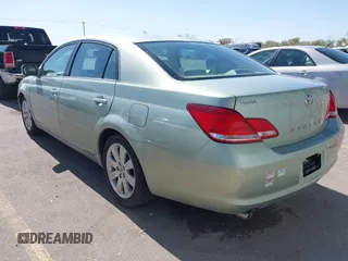 2007 Toyota Avalon XL with VIN 4T1BK36B07U239298, listed as a IAAI auction lot 42046413 with 221,018 mi miles. Bid and sale history available at carsss.com. Image 3.