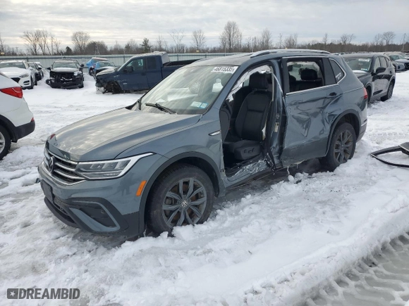 2022 Volkswagen Tiguan SE with VIN 3VV2B7AX5NM152997, listed as a Copart auction lot 46815335 with 24,666 mi miles and Salvage Title. Bid and sale history available at carsss.com. Image 1.