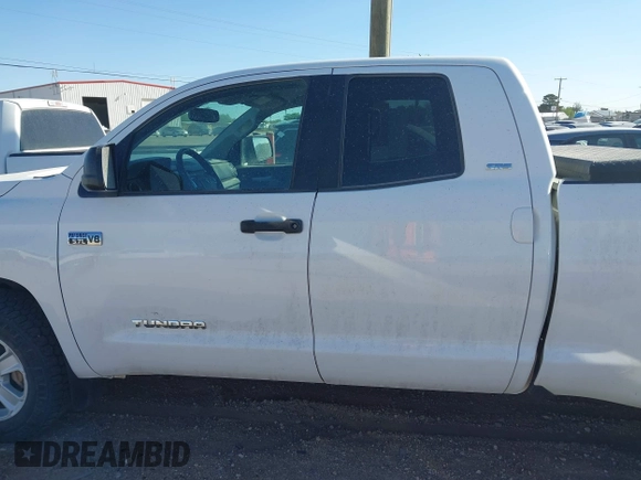 2016 Toyota Tundra 4WD Truck SR with VIN 5TFUW5F1XGX539529, listed as a IAAI auction lot 42044488 with 271,734 mi miles. Bid and sale history available at carsss.com. Image 13.
