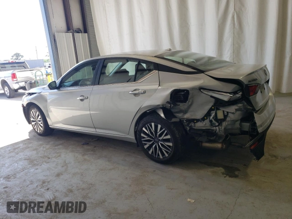 2024 Nissan Altima 2.5 SV with VIN 1N4BL4DV5RN378186, listed as a Copart auction lot 52119375 with 31,733 mi miles and Non Repairable. Bid and sale history available at carsss.com. Image 2.