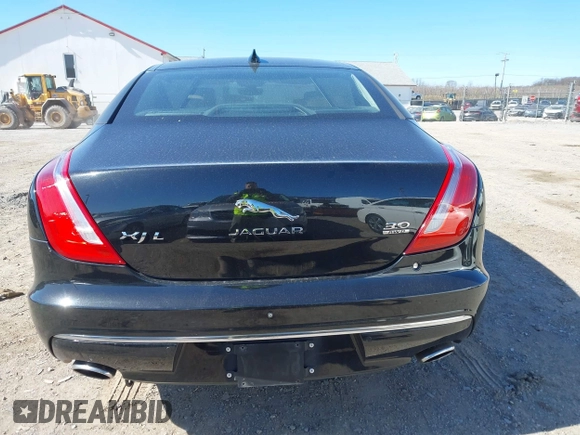 2018 Jaguar XJ Portfolio z VIN SAJWJ2GD2J8W13463, wystawiony jako IAAI lot #41897451 z przebiegiem 70 448 mil mil oraz . Historia ofert i sprzedaży dostępna na DreamBid. Obrazek 16.