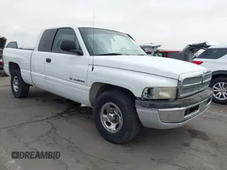 2001 Dodge 1500 z VIN 3B7HC13Y31M536750, wystawiony jako IAAI lot #42359379 z przebiegiem 203 980 mil mil oraz . Historia ofert i sprzedaży dostępna na DreamBid. Obrazek 1.