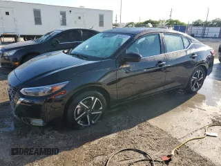 2024 Nissan Sentra SV z VIN 3N1AB8CV9RY348650, wystawiony jako Copart lot #57810595 z przebiegiem 27 221 mil mil oraz Czysty tytuł • Clean title. Historia ofert i sprzedaży dostępna na DreamBid. Obrazek 1.