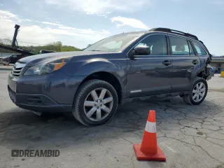 2011 Subaru Outback 2.5i z VIN 4S4BRCACXB3422203, wystawiony jako Copart lot #53734825 z przebiegiem 220 394 mil mil oraz Szkody całkowita. Historia ofert i sprzedaży dostępna na DreamBid. Obrazek 1.