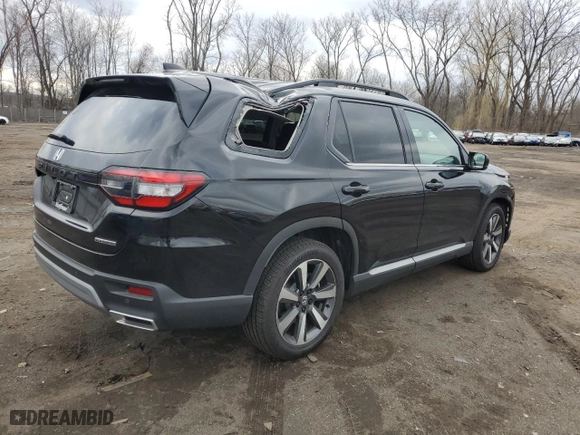 2025 Honda Pilot Touring with VIN 5FNYG1H71SB050822, listed as a Copart auction lot 50832325 with 3,204 mi miles and Salvage Title. Bid and sale history available at carsss.com. Image 3.