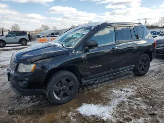 2014 Jeep Compass Latitude with VIN 1C4NJDEB2ED538655, listed as a Copart auction lot 44679255 with 138,426 mi miles and Clean Title. Bid and sale history available at carsss.com. Image 1.