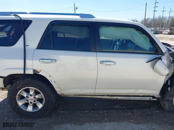 2011 Toyota 4Runner SR5 with VIN JTEZU5JR3B5021593, listed as a IAAI auction lot 41663008 with 290,112 mi miles. Bid and sale history available at carsss.com. Image 14.