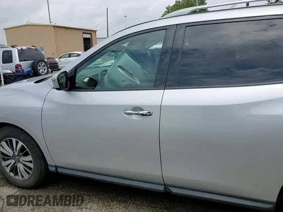 2019 Nissan Pathfinder SV z VIN 5N1DR2MM5KC637088, wystawiony jako Copart lot #55981835 z przebiegiem 104 826 mil mil oraz Szkoda całkowita • Salvage title. Historia ofert i sprzedaży dostępna na DreamBid. Obrazek 14.