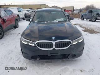 2022 BMW 3 Series 330i xDrive with VIN 3MW5R7J09N8C42010, listed as a IAAI auction lot 41333720 with 22,695 mi miles. Bid and sale history available at carsss.com. Image 12.