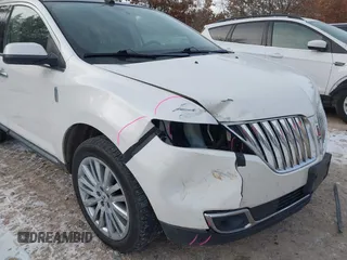 2011 Lincoln MKX with VIN 2LMDJ8JK0BBJ28172, listed as a IAAI auction lot 41083250 with 145,402 mi miles. Bid and sale history available at carsss.com. Image 6.