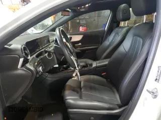 2019 Mercedes-Benz A 220 z VIN WDD3G4FBXKW028712, wystawiony jako Copart lot #59023105 z przebiegiem 95 881 mil mil oraz Szkoda całkowita • Salvage title. Historia ofert i sprzedaży dostępna na DreamBid. Obrazek 7.
