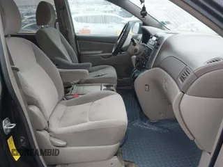 2010 Toyota Sienna CE with VIN 5TDKK4CC6AS343068, listed as a IAAI auction lot 41973330 with 327,086 mi miles. Bid and sale history available at carsss.com. Image 5.