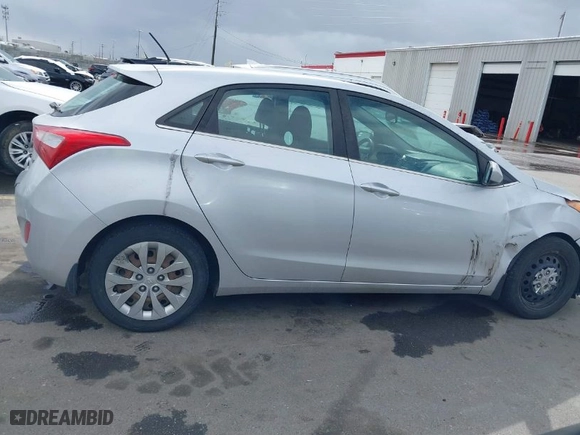 2016 Hyundai Elantra GT with VIN KMHD35LH5GU316015, listed as a IAAI auction lot 41823547 with 61,198 mi miles. Bid and sale history available at carsss.com. Image 12.