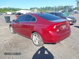 2015 Volvo S60 T5 Drive-E Premier с VIN YV126MFK3F1344944, выставлен на аукционе IAAI как лот 42305253 с пробегом 244 397 миль миль и . История ставок и продаж доступна на DreamBid. Изображение 3.