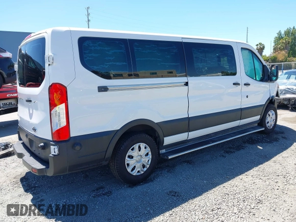 2019 Ford Transit Passenger XL z VIN 1FBZX2YM2KKA61349, wystawiony jako IAAI lot #42342349 z przebiegiem 106 593 mil mil oraz . Historia ofert i sprzedaży dostępna na DreamBid. Obrazek 4.