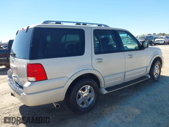 2005 Ford Expedition Limited with VIN 1FMFU20525LA93434, listed as a IAAI auction lot 41787625 with 242,057 mi miles. Bid and sale history available at carsss.com. Image 4.