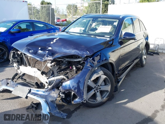 2019 Mercedes-Benz GLC with VIN WDC0G4JB6KF567472, listed as a IAAI auction lot 41691934 with 82,872 mi miles. Bid and sale history available at carsss.com. Image 17.