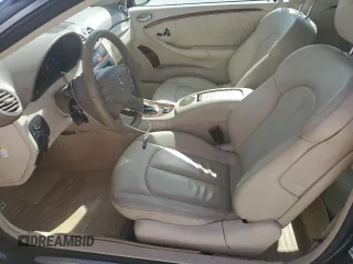 2008 Mercedes-Benz CLK 350 with VIN WDBTK56F98T098423, listed as a Copart auction lot 81195204 with 84,689 mi miles and Salvage Title. Bid and sale history available at DreamBid. Image 7.