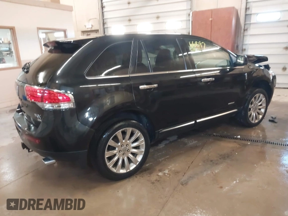 2011 Lincoln MKX z VIN 2LMDJ8JK0BBJ07032, wystawiony jako IAAI lot #41866897 z przebiegiem 232 796 mil mil oraz . Historia ofert i sprzedaży dostępna na DreamBid. Obrazek 4.