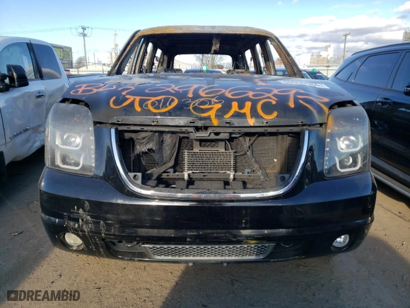 2008 GMC Yukon Denali with VIN 1GKFK638X8J223052, listed as a Copart auction lot 46950984 with 0 mi miles and Salvage Title. Bid and sale history available at carsss.com. Image 5.