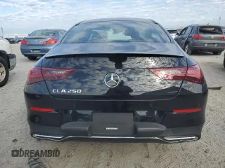 2025 Mercedes-Benz CLA 250 z VIN W1K5J4GB7SN516532, wystawiony jako Copart lot #86814014 z przebiegiem 4 053 mil mil oraz Szkoda całkowita • Salvage title. Historia ofert i sprzedaży dostępna na DreamBid. Obrazek 6.