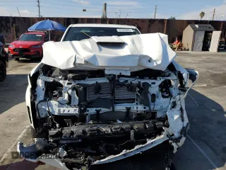 2024 Toyota Tacoma SR5 z VIN 3TMLB5JN0RM008107, wystawiony jako Copart lot #55326695 z przebiegiem 12 722 mil mil oraz Szkoda całkowita • Salvage title. Historia ofert i sprzedaży dostępna na DreamBid. Obrazek 5.