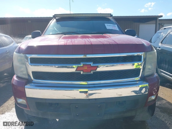 2007 Chevrolet Silverado 1500 LS with VIN 2GCEK13C671589369, listed as a IAAI auction lot 41894280 with 226,687 mi miles. Bid and sale history available at carsss.com. Image 6.