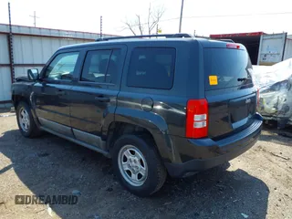 2011 Jeep Patriot Sport with VIN 1J4NT1GA9BD122962, listed as a IAAI auction lot 41903341 with 114,297 mi miles and . Bid and sale history available at carsss.com. Image 3.