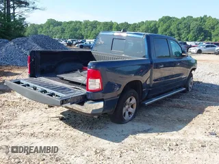 2019 Ram 1500 Big Horn z VIN 1C6RRFFG0KN909003, wystawiony jako IAAI lot #39513660 z przebiegiem 84 291 mil mil oraz . Historia ofert i sprzedaży dostępna na DreamBid. Obrazek 4.