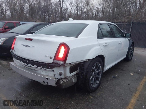 2015 Chrysler 300 with VIN 2C3CCAGG9FH876250, listed as a IAAI auction lot 41083678 with 185,657 mi miles. Bid and sale history available at carsss.com. Image 4.