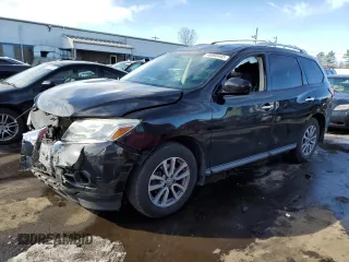 2016 Nissan Pathfinder SV with VIN 5N1AR2MM0GC607149, listed as a Copart auction lot 46050445 with 132,079 mi miles and Salvage Title. Bid and sale history available at carsss.com. Image 1.