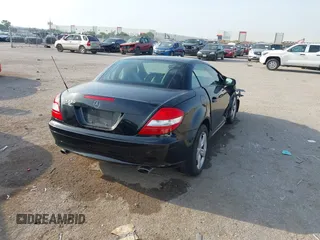 2006 Mercedes-Benz SLK 280 z VIN WDBWK54F36F120962, wystawiony jako IAAI lot #42269968 z przebiegiem 132 752 mil mil oraz . Historia ofert i sprzedaży dostępna na DreamBid. Obrazek 4.