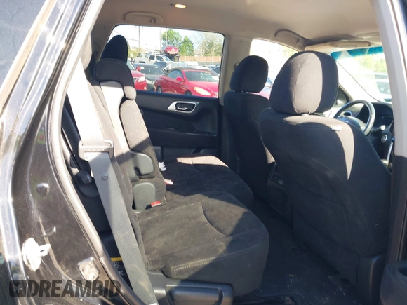 2014 Nissan Pathfinder SV with VIN 5N1AR2MM1EC682262, listed as a IAAI auction lot 42132205 with 235,107 mi miles. Bid and sale history available at carsss.com. Image 8.