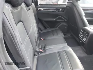 2019 Porsche Cayenne S z VIN WP1AB2AYXKDA62661, wystawiony jako IAAI lot #41622201 z przebiegiem 66 848 mil mil oraz . Historia ofert i sprzedaży dostępna na DreamBid. Obrazek 8.