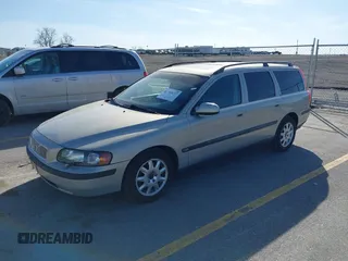 2002 Volvo V70 with VIN YV1SW61R022216875, listed as a IAAI auction lot 41745657 with 202,766 mi miles. Bid and sale history available at carsss.com. Image 2.