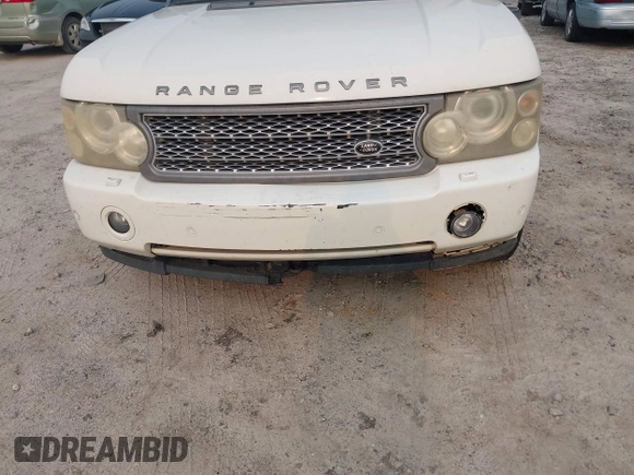 2007 Land Rover Range Rover SC z VIN SALMF134X7A257507, wystawiony jako IAAI lot #42398620 z przebiegiem 239 783 mil mil oraz . Historia ofert i sprzedaży dostępna na DreamBid. Obrazek 6.