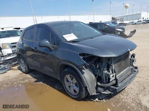 2020 Chevrolet Trax LS with VIN 3GNCJKSB4LL228232, listed as a IAAI auction lot 41670275 with 113,043 mi miles. Bid and sale history available at carsss.com. Image 1.