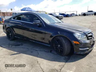 2015 Mercedes-Benz C 350 z VIN WDDGJ8JB9FG384277, wystawiony jako Copart lot #50709404 z przebiegiem 54 349 mil mil oraz . Historia ofert i sprzedaży dostępna na DreamBid. Obrazek 4.