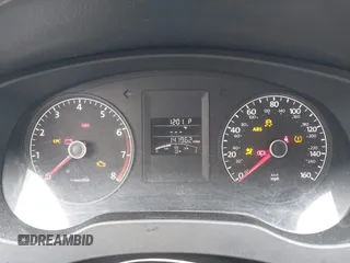 2014 Volkswagen Jetta S z VIN 3VW2K7AJ7EM217758, wystawiony jako IAAI lot #42461868 z przebiegiem 141 962 mil mil oraz . Historia ofert i sprzedaży dostępna na DreamBid. Obrazek 7.