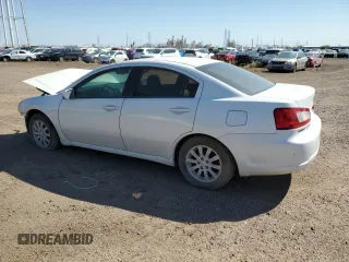 2011 Mitsubishi Galant FE z VIN 4A32B2FF0BE028698, wystawiony jako Copart lot #81211433 z przebiegiem 137 555 mil mil oraz Czysty tytuł • Clean title. Historia ofert i sprzedaży dostępna na DreamBid. Obrazek 2.