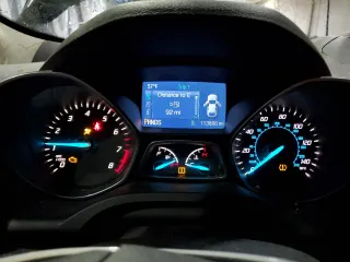 2014 Ford Escape SE z VIN 1FMCU9GX1EUC45135, wystawiony jako Copart lot #49693805 z przebiegiem 113 866 mil mil oraz Czysty tytuł • Clean title. Historia ofert i sprzedaży dostępna na DreamBid. Obrazek 9.