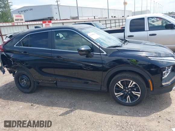 2025 Mitsubishi Eclipse Cross SE z VIN JA4ATWAA5SZ004141, wystawiony jako IAAI lot #42188861 z przebiegiem 7 481 mil mil oraz . Historia ofert i sprzedaży dostępna na DreamBid. Obrazek 13.