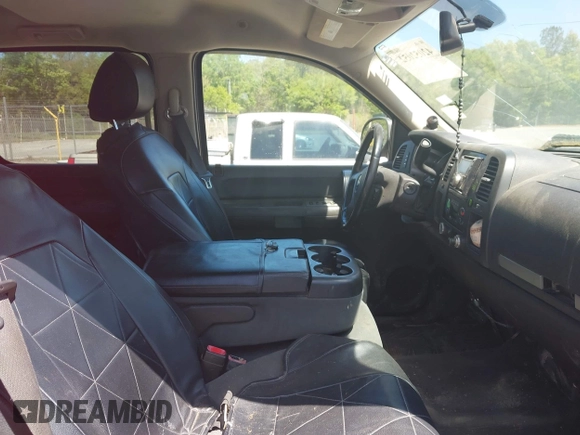2008 Chevrolet Silverado 1500 Work Truck with VIN 2GCEC13C981113504, listed as a IAAI auction lot 42052052 with 290,072 mi miles and . Bid and sale history available at DreamBid. Image 5.
