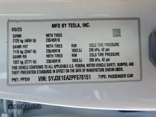2023 Tesla Model 3 z VIN 5YJ3E1EA2PF578151, wystawiony jako Copart lot #56211295 z przebiegiem 19 590 mil mil oraz Szkoda całkowita • Salvage title. Historia ofert i sprzedaży dostępna na DreamBid. Obrazek 13.