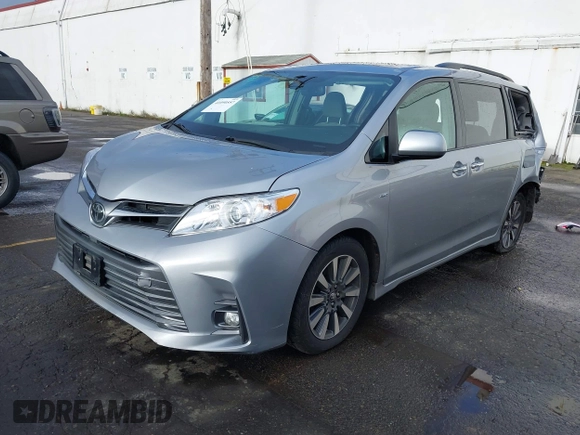 2018 Toyota Sienna XLE with VIN 5TDDZ3DC5JS205440, listed as a IAAI auction lot 41090557 with 50,775 mi miles. Bid and sale history available at carsss.com. Image 18.