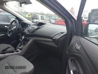 2016 Ford Escape SE with VIN 1FMCU9GXXGUC53589, listed as a IAAI auction lot 42017364 with 89,394 mi miles. Bid and sale history available at carsss.com. Image 5.