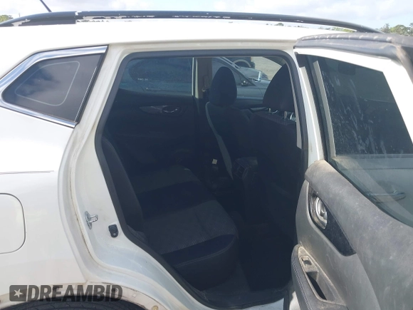 2017 Nissan Rogue SV z VIN JN1BJ1CP7HW007270, wystawiony jako IAAI lot #41908931 z przebiegiem 94 373 mil mil oraz . Historia ofert i sprzedaży dostępna na DreamBid. Obrazek 8.