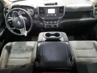 2019 Ram 1500 Tradesman z VIN 1C6RRECTXKN667039, wystawiony jako Copart lot #55602495 z przebiegiem 101 702 mil mil oraz Szkoda całkowita • Salvage title. Historia ofert i sprzedaży dostępna na DreamBid. Obrazek 8.