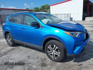 2017 Toyota RAV4 LE z VIN JTMZFREV4HJ112174, wystawiony jako IAAI lot #40311487 z przebiegiem 94 082 mil mil oraz . Historia ofert i sprzedaży dostępna na DreamBid. Obrazek 1.