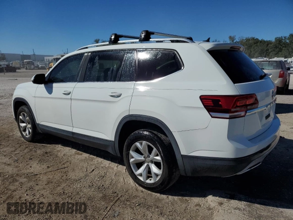 2018 Volkswagen Atlas Launch Edition with VIN 1V2BR2CA2JC509892, listed as a Copart auction lot 81272824 with 107,686 mi miles and Salvage title. Bid and sale history available at DreamBid. Image 2.